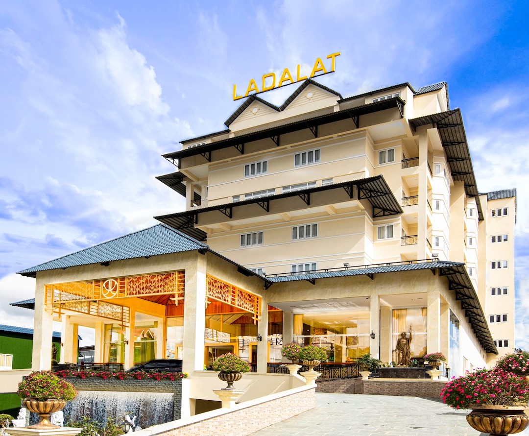 Review Khách sạn Ladalat 5* - đầy đủ nhất chỉ có...