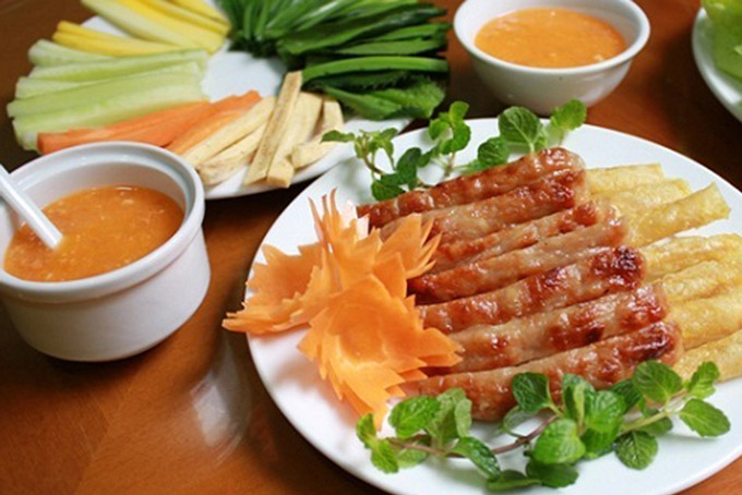 Nem nướng Đặng Văn Quyên - Địa điểm ăn uống ngon ở Nha Trang