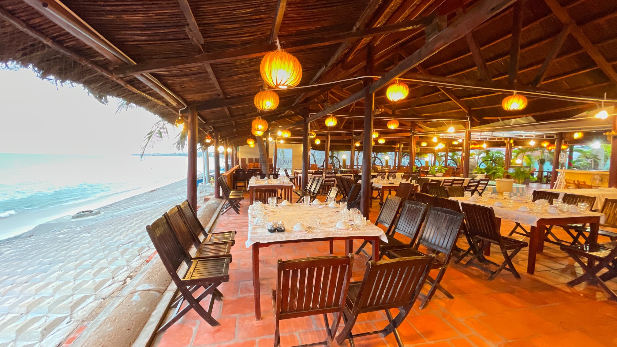 Nhà Hàng Giọt Sương Mũi Né - Địa điểm ăn uống ngon tại Phan Thiết