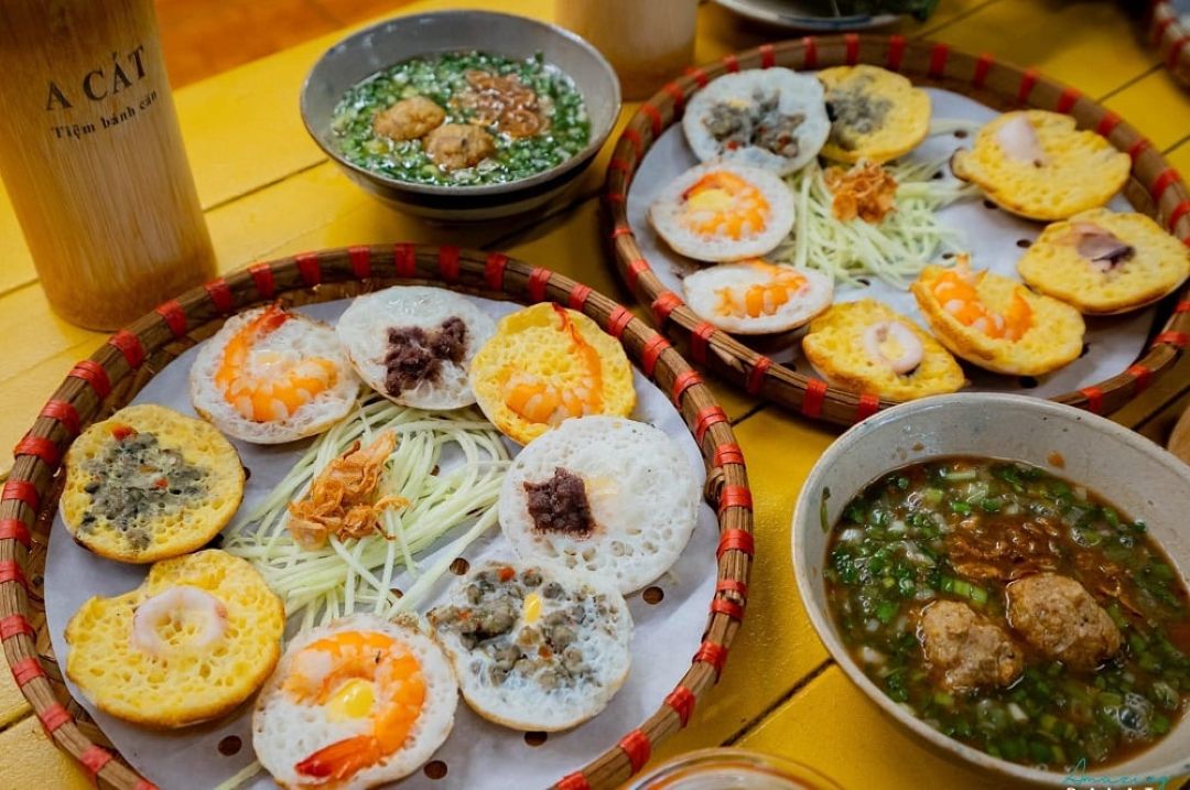 Bánh căn Đà Lạt – món ăn quen thuộc gắn liền với không khí phố núi