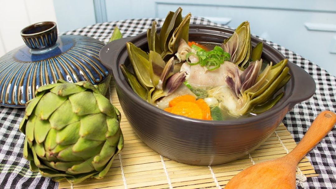 Canh Atiso hầm giò heo - đặc sản trứ danh của Đà Lạt
