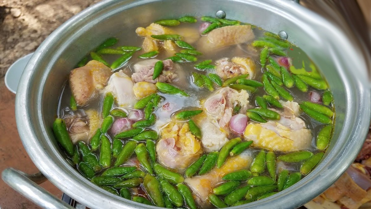 Lẩu gà ớt hiểm, món ăn đặc trưng của Đà Lạt