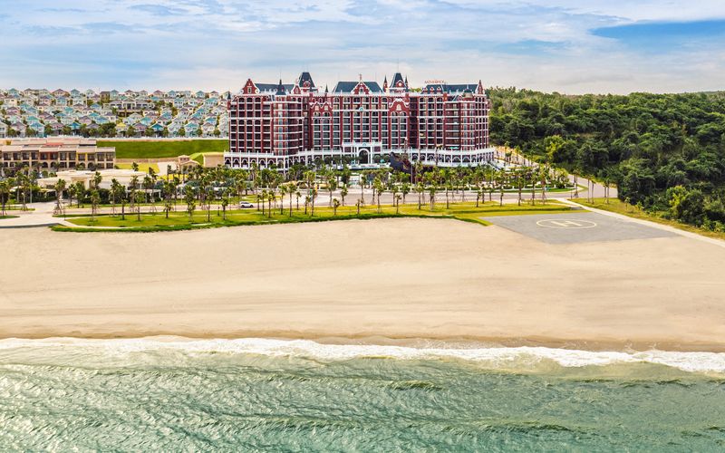 Le Viva Mũi Né Resort, Movenpick Phan Thiết Resort, Aroma Beach Resort & Spa