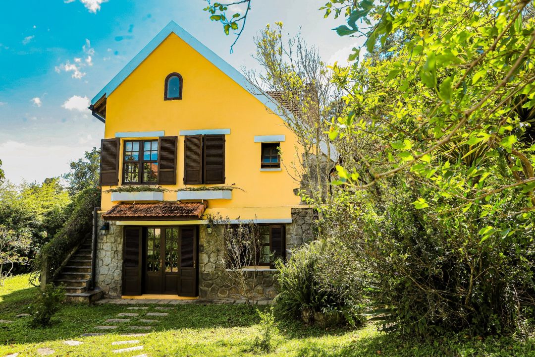 Ana Mandara Villas Đà Lạt nằm khá xa trung tâm nên mang lại cảm giác yên bình