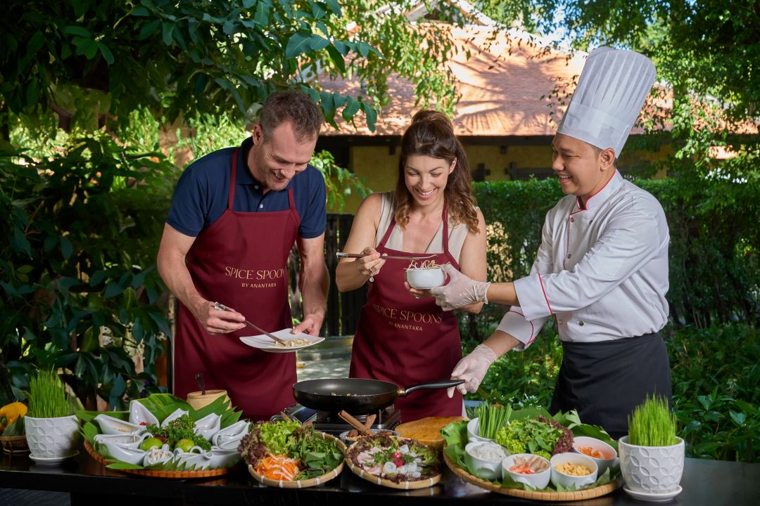 Bữa ăn ở Anantara Mũi Né Resort không quá cầu kỳ nhưng đủ món, đổi gió giữa đồ Tây và món Việt