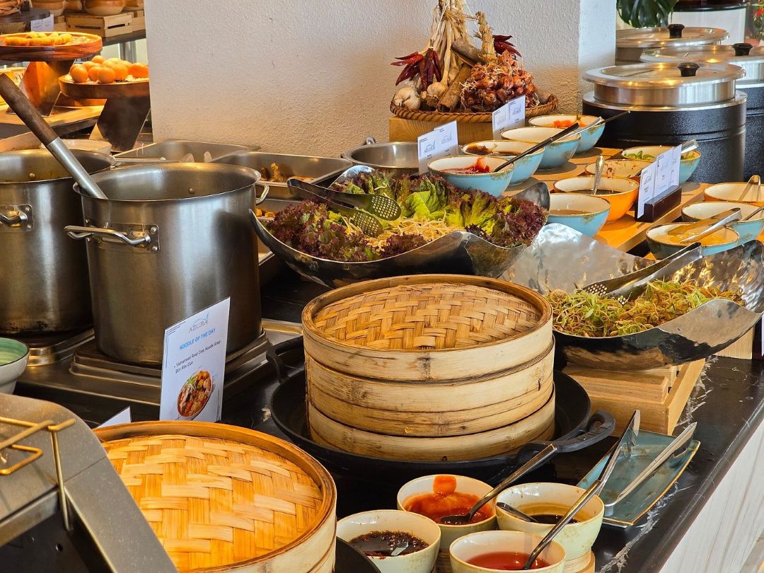 Angsana Hồ Tràm phục vụ buffet sáng và tiệc ẩm thực cuối tuần tại nhà hàng
