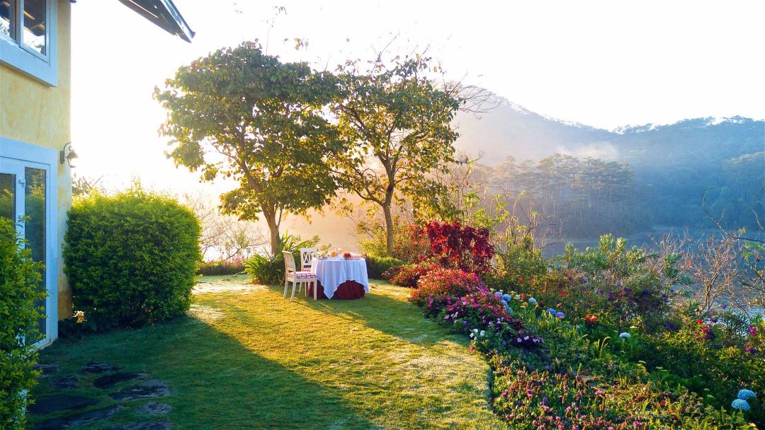 View hồ tại Bình An Village Đà Lạt yên bình, nhiều góc chill