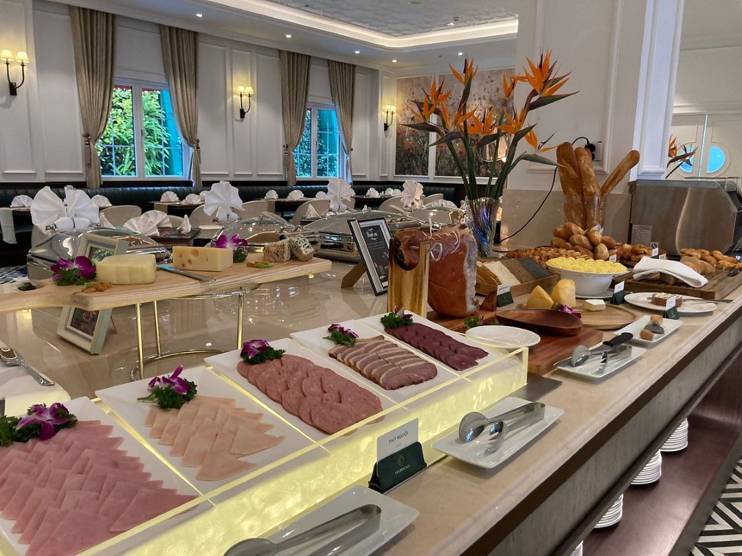 Buffet sáng ở Golden Imperial Đà Lạt khá đa dạng