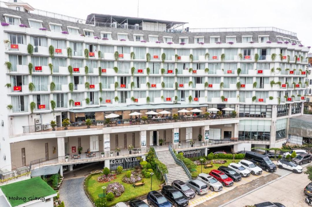 Golf Valley Đà Lạt Hotel nằm ngay trung tâm, gần Hồ Xuân Hương và Chợ Đà Lạt