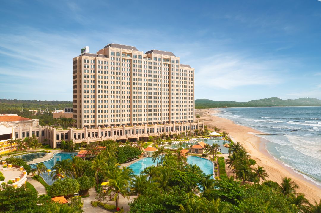 Vị trí Holiday Inn Hồ Tràm, gần biển, thích hợp cho kỳ nghỉ tĩnh lặng