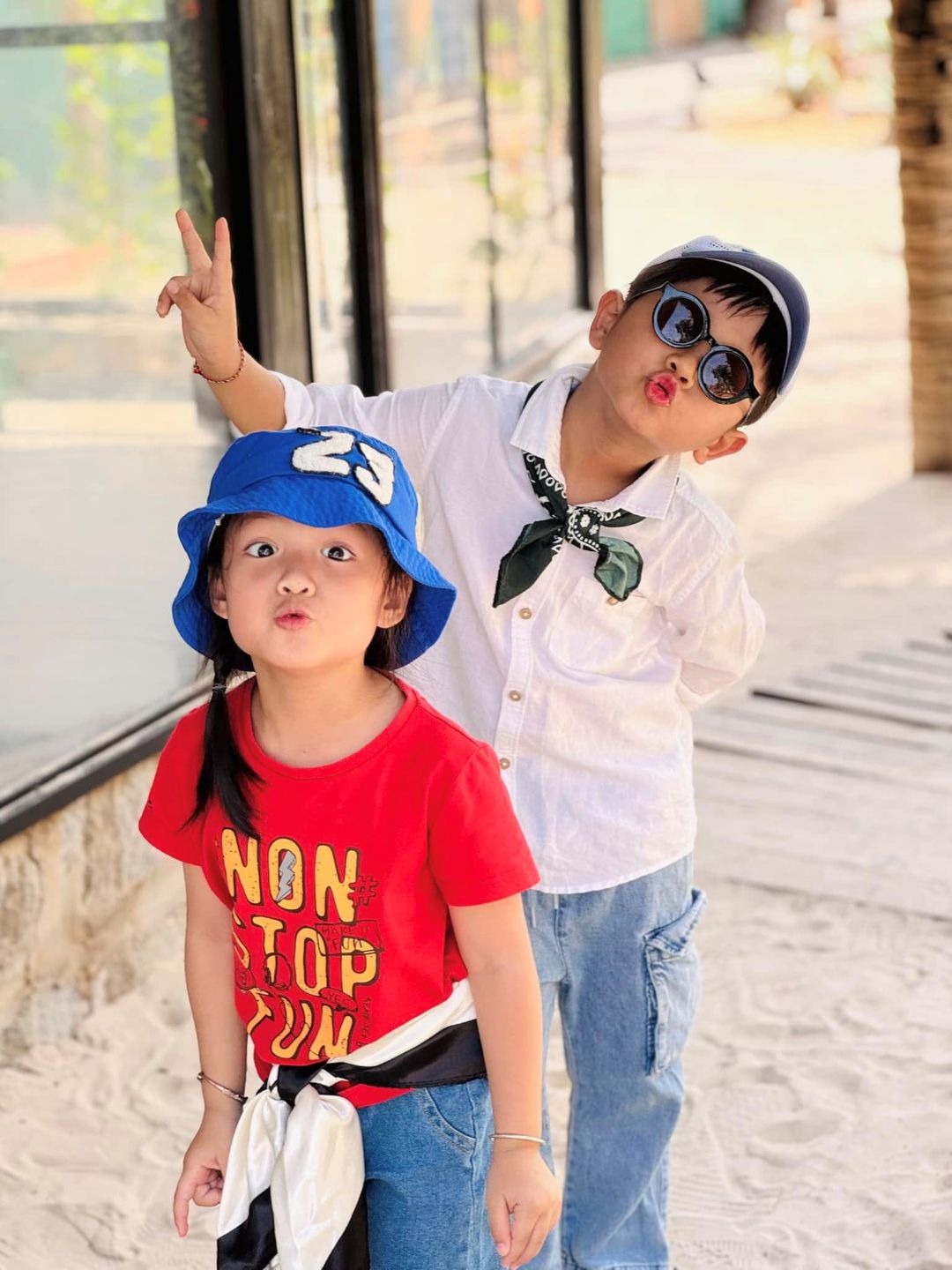 Khách nhí đáng yêu check-in Mango Beach Mũi Né - Phan Thiết