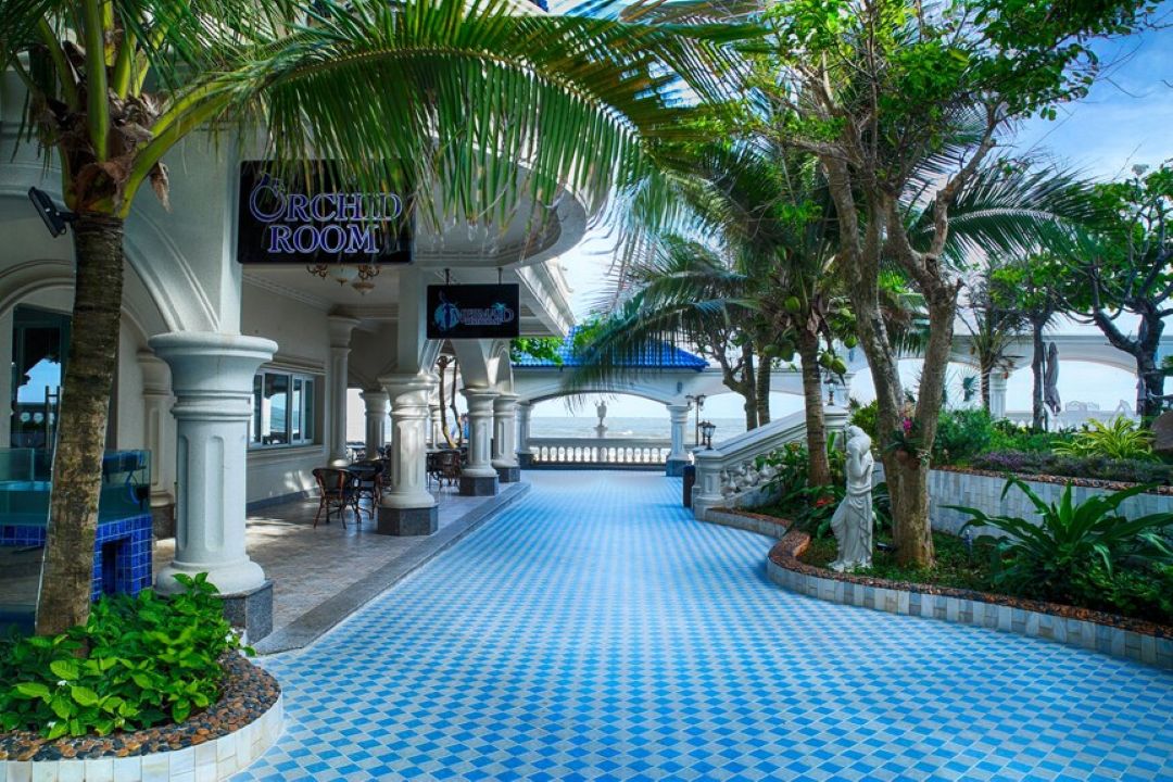 Khuôn viên Lan Rừng Resort có nhiều cây xanh mát mẻ