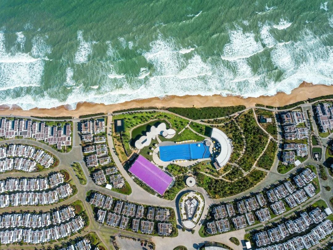Oceanami Vũng Tàu Resort nằm gần biển và xung quang có nhiều canh xanh mát mẻ
