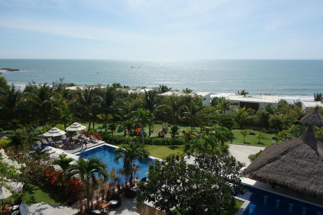 The Cliff Resort Mũi Né sở hữu tầm nhìn trải dài ra biển xanh và bờ cát trắng mịn