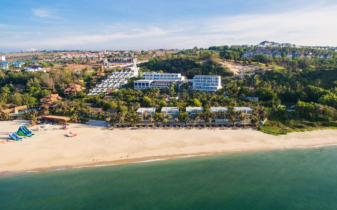 The Cliff Resort Mũi Né tọa lạc ở vị trí lý tưởng, thuận tiện di chuyển đến trung tâm Mũi Né