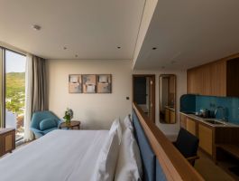 Premium Deluxe Mountain View