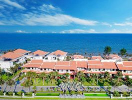 Blooming Lotus Resort 