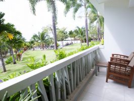 Azul Hướng Hồ Bơi 1