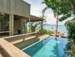 Beachfront Pool Villa