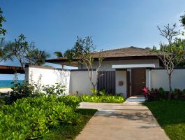 Beachfront Pool Villa (4)