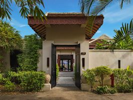 Biệt thự hướng hồ bơi (10)