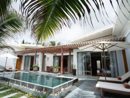 04BR Beach Front Bungalow