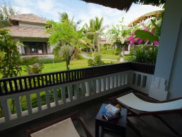 Bungalow hướng vườn (1)