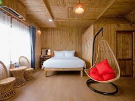 Bamboo Bungalow Lake