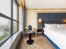 Deluxe Corner Suite (7)