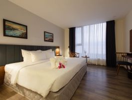 Deluxe Hướng Vườn