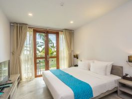 Deluxe Pool View (1)