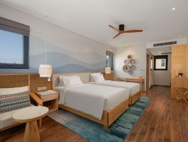 Family Stay Connecting2