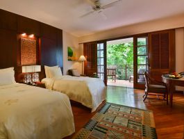 Furama_-Lagoon-Superior 2