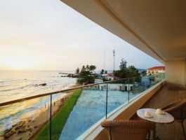 Junior-Suite-Balcony-1