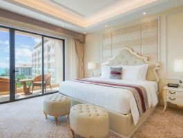 Deluxe Suite Ocean View