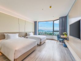 Deluxe Twin Partial Sea View