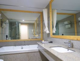 khach-san-holiday-one-can-tho-50