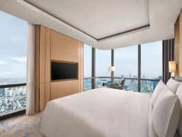 khach-san-vinpearl-landmark-81-autograph-collection-0