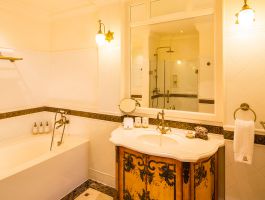 Khu khách sạn Victorian Suite  (2)