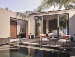 King Bed Beach Pool Suite