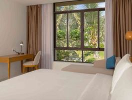 Premier Garden Pool2