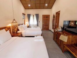 Palmier Family Balcony View