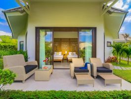 Luxury Villa Garden1