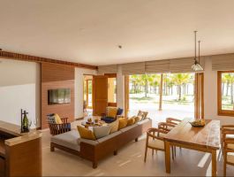 Beach Front 4BR Pool Villa2