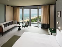 Deluxe Ocean View Suite