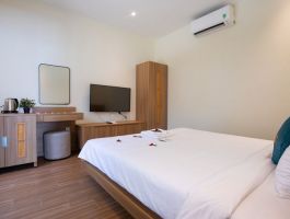 Superior Pool View Family