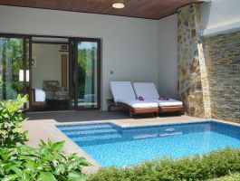 Premier Pool Side (2)