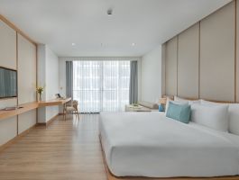 Premier Suite City View1