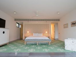 Premium Riverfront Pool Residence (15)