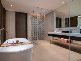 Presidential Villa Beachfront 3BR 8